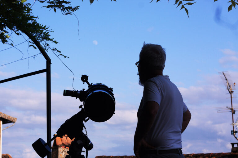 On The Moon Again 2026 - Cordes-sur-Ciel - Jardin Stanko - Observateur